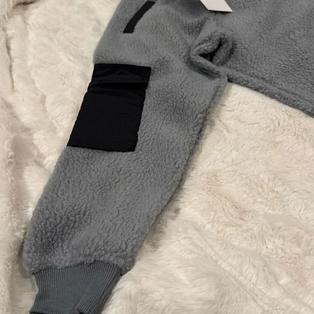 NWT Nike club fleece joggers with cargo pockets gray with black details size XS